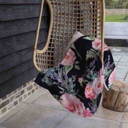 Benjamin Tate Design Watercolour Painting Of Flowers Blanket in Natural - Size: 120 cm x 150 cm - thumbnail 4