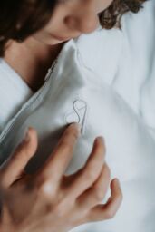 Silk Addict 100% Mulberry Silk Pillowcase - Navy in Metallic Silver - Size: Standard Pillow Case - thumbnail 4