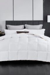 Ezysleep 18tog Premium Goose Feather & Down Duvet in White - Size: Super King - thumbnail 1