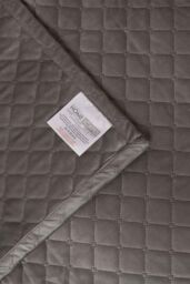 Homescapes Diamond Quilted Velvet Throw in Grey - Size: 150 cm x 200 cm - thumbnail 5