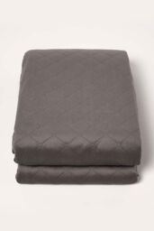 Homescapes Diamond Quilted Velvet Throw in Grey - Size: 150 cm x 200 cm - thumbnail 2