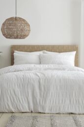 Catherine Lansfield Seersucker Duvet Cover & Pillowcase Set in White - Size: Single - thumbnail 1