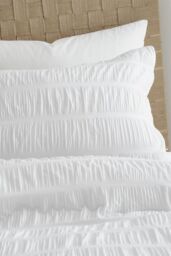 Catherine Lansfield Seersucker Duvet Cover & Pillowcase Set in White - Size: Single - thumbnail 2