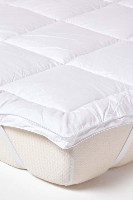 Homescapes Pure Mulberry Silk Blend Mattress Topper 700GSM in White - Size: Double - image 1