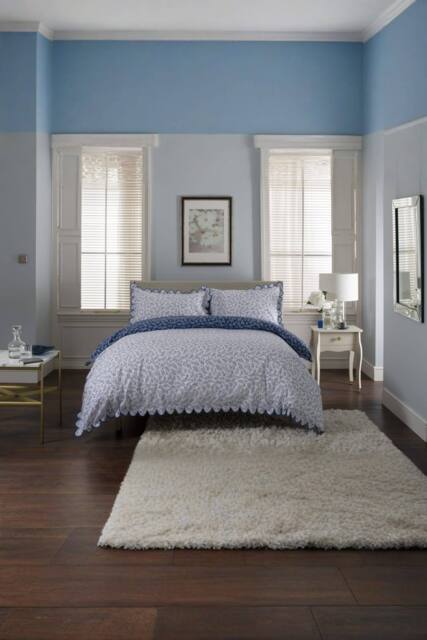 The Lyndon Company Ashling Garden Leaf Cotton Duvet Set with Contrast Reverse Design in Navy - Size: Single - image 1