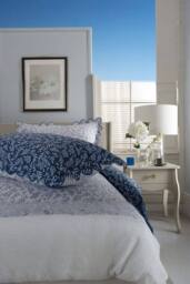 The Lyndon Company Ashling Garden Leaf Cotton Duvet Set with Contrast Reverse Design in Navy - Size: Single - thumbnail 4