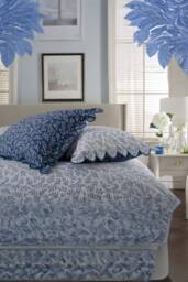 The Lyndon Company Ashling Garden Leaf Cotton Duvet Set with Contrast Reverse Design in Navy - Size: Single - thumbnail 3
