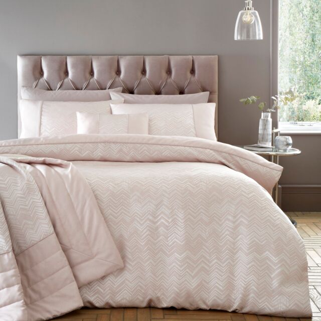 Portfolio Home Antibes Chevron Waves Duvet Cover Set Quilt with Pillowcase in Pink - Size: Double - image 1