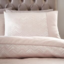 Portfolio Home Antibes Chevron Waves Duvet Cover Set Quilt with Pillowcase in Pink - Size: Double - thumbnail 4