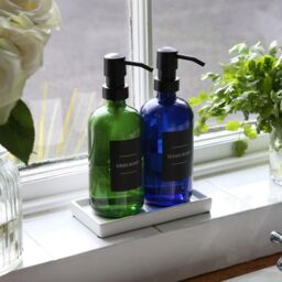 Harbour Housewares 2pc Glass Soap Dispenser Set with Ceramic Tray & Labels in Black - thumbnail 5