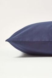 Homescapes Continental Egyptian Cotton Pillowcase 200 TC, 80 x 80 cm in Navy - thumbnail 2