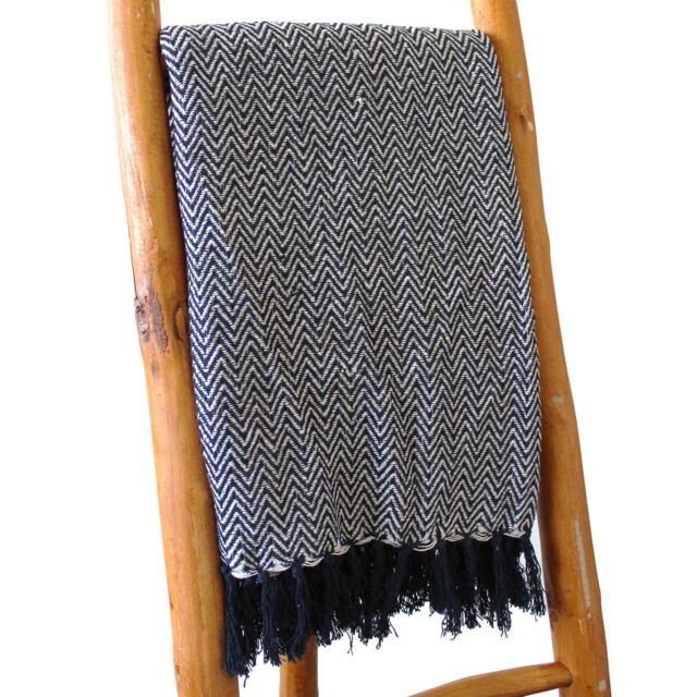 KDMD Boho Comfort Throws - 125x150cm - Navy Zigzag in Black - Size: 125x150 cm - image 1