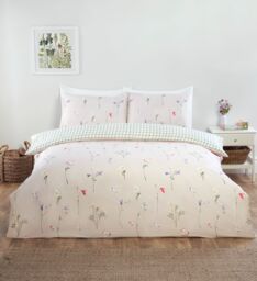 Rapport Home Niamh Floral Microfibre Complete Duvet Cover Set With Pillowcase in Pink - Size: King - thumbnail 3