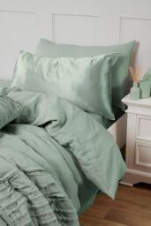 Silky Silks 100% Mulberry Silk Standard Pillowcase in Light Green - Size: Standard Pillow Case - thumbnail 5