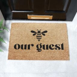Artsy Mats Cute 'Bee' Our Guest Doormat in Black - Size: 40 cm x 60 cm - thumbnail 2