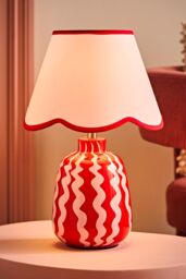 ValueLights Katy Red & Pink Wiggle Table Lamp with Scallop Trim Shade & Bulb