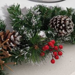 Samuel Alexander 1.8m (6ft) Dressed Christmas Garland with Silver Baubles Pinecones & Berries in Green - thumbnail 4