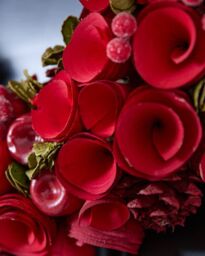 Dibor 46cm Traditional Large Red Rose Xmas Decor Front Door Christmas Wreath - thumbnail 6