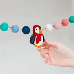 Paper High Felt Penguin Garland - thumbnail 6