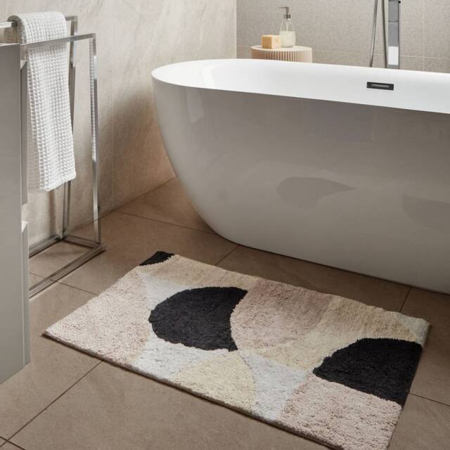 Wyld and Coco Beige Cotton Bath Mat 60 x 90 cm - Modern Geometric - Size: 1600mm x 900mm - image 1