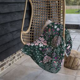 Benjamin Tate Design Different Flowers Shapes & Birds Blanket in Natural - Size: 120 cm x 150 cm - thumbnail 4