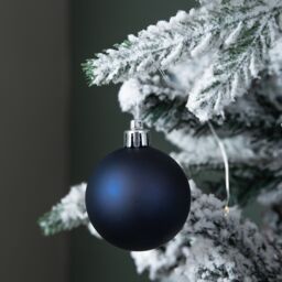 Samuel Alexander Set of 24 60mm Shatterproof Christmas Tree Baubles in Midnight Blue in Dark Blue - thumbnail 7