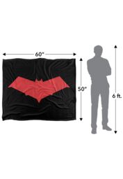 DC Comics Batman Red Hood Blanket 152 x 127 cm in White - thumbnail 5