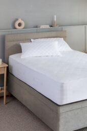Soak&Sleep Quilted Cotton Deep Mattress Protector in White - Size: King - thumbnail 1