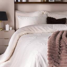 OHS Bows Tufted Teddy Fleece Super Soft Duvet Set with Pillowcase in Ivory - Size: Double - thumbnail 2