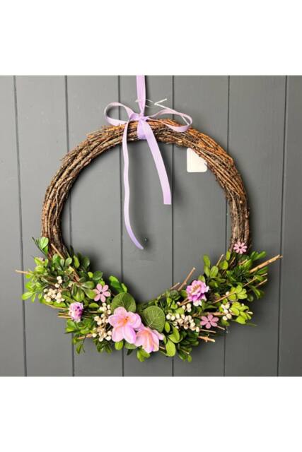 KDMD Dark Grey Handcrafted Boxwood & Flower Wreath in Green - image 1