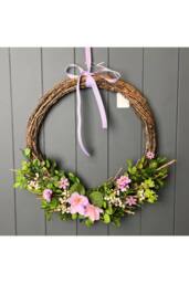KDMD Dark Grey Handcrafted Boxwood & Flower Wreath in Green - thumbnail 1