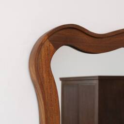 Melody Maison Large Natural Wood Wavy Edge Wall Mounted Mirror - 60cm X 80cm in Brown - Size: 60 cm X 80 cm - thumbnail 3