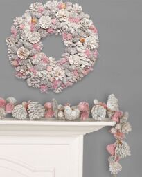 Dibor Silver & Pink Amelia Pinecone Door Christmas 39cm with Garland 1.2m