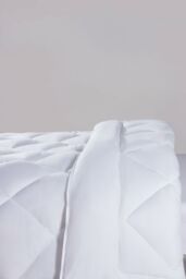 BHS 10.5 Tog Dreamy Nights Duvet in White - Size: Single - thumbnail 4