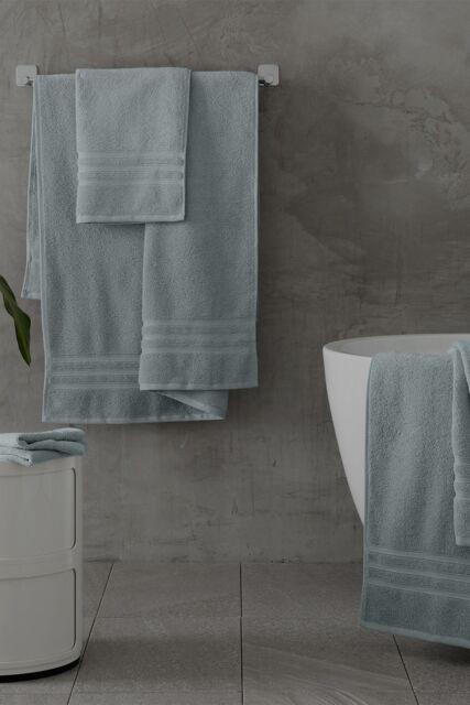 Catherine Lansfield 'Zero Twist' Cotton 6 Piece Towel Bale in Light Green - image 1