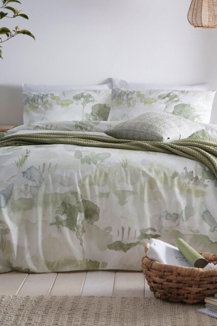 Appletree 'Edale' 100% Cotton Duvet Cover Set With Contrast Piping in Green - Size: Single - image 1