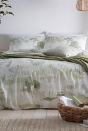 Appletree 'Edale' 100% Cotton Duvet Cover Set With Contrast Piping in Green - Size: Single - thumbnail 1