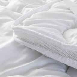 Snug City Dual Layer Mattress Topper Air Flow Hypo Allergenic Soft Touch Bedding in White - Size: Single - thumbnail 4