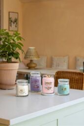 Yankee Candle Signature medium jar sweet vanilla horchata - thumbnail 2