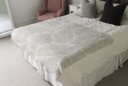Benjamin Tate Design beige leaves Designer Blanket in Natural - Size: 120 cm x 150 cm - thumbnail 4