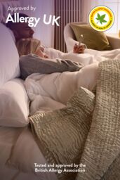 Slumberdown Anti Allergy 13.5 Tog Winter Duvet in White - Size: Super King - thumbnail 3