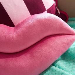 OHS Lips Shaped Decorative Scatter Cushion Throw Pillow in Pink - thumbnail 2
