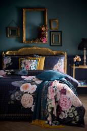 Laurence Llewelyn-Bowen 'Bouquet List' Velvet Throw in Navy - Size: 130 cm x 180 cm - thumbnail 4