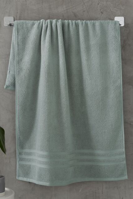 Catherine Lansfield 'Zero Twist' Hand Towel in Green - image 1