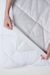 Homescapes Luxury Extra Thick 500 GSM Cotton Mattress Topper in White - Size: EU King - thumbnail 6