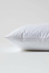 Homescapes Waterproof Pillow Protectors Standard Size, Pack of 4 in White - thumbnail 3