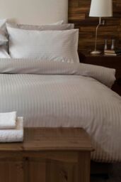 Belledorm Hotel Suite Satin Stripe 540 Thread Count Duvet Cover Set in Light Grey - Size: King