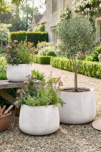 Dibor Set of 3 Beige Symmetry Stripe Beige Fibre Clay Indoor Outdoor Garden Planters - Size: Large - image 1