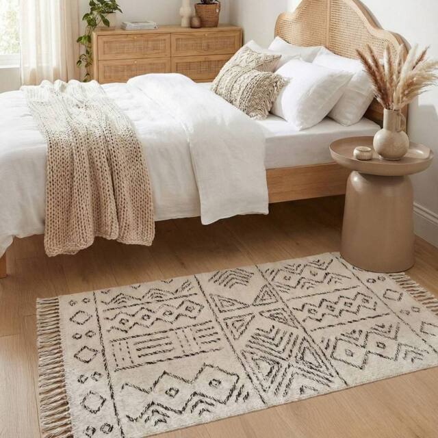 Wyld and Coco Hand-Woven Wool Rug Aztec Off-White Black 80 x 150 cm in White - Size: 80 cm x 150 cm - image 1