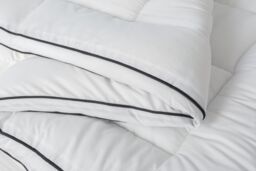 Snug City 5cm Thick Microfibre Soft Touch 2 Inch Mattress Topper in White - Size: Super King - thumbnail 3